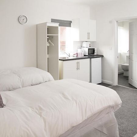 Tlk Apartments And Hotel - Орпингтън Екстериор снимка