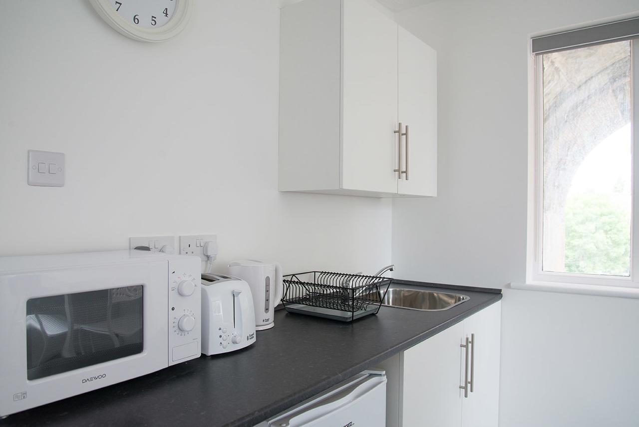 Tlk Apartments And Hotel - Орпингтън Екстериор снимка